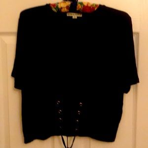 Black top with short sleeves!! New!